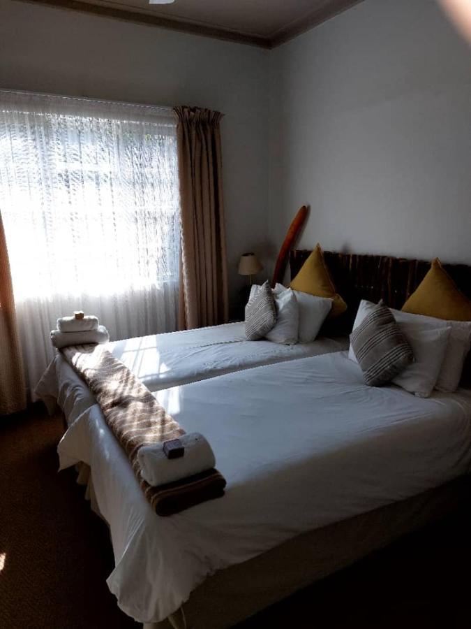 Bush Pillow Guest House Otjiwarongo Eksteriør bilde