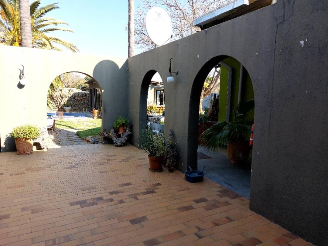 Bush Pillow Guest House Otjiwarongo Eksteriør bilde