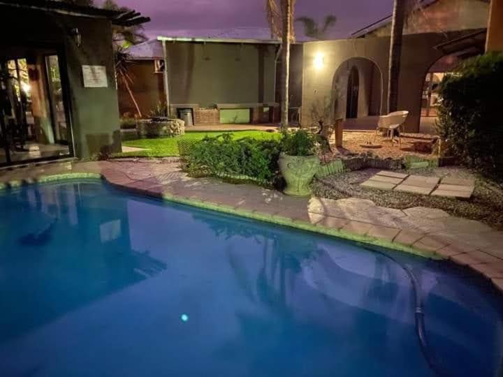 Bush Pillow Guest House Otjiwarongo Eksteriør bilde