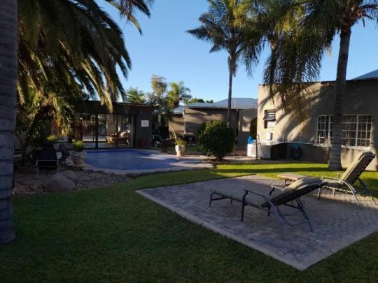 Bush Pillow Guest House Otjiwarongo Eksteriør bilde