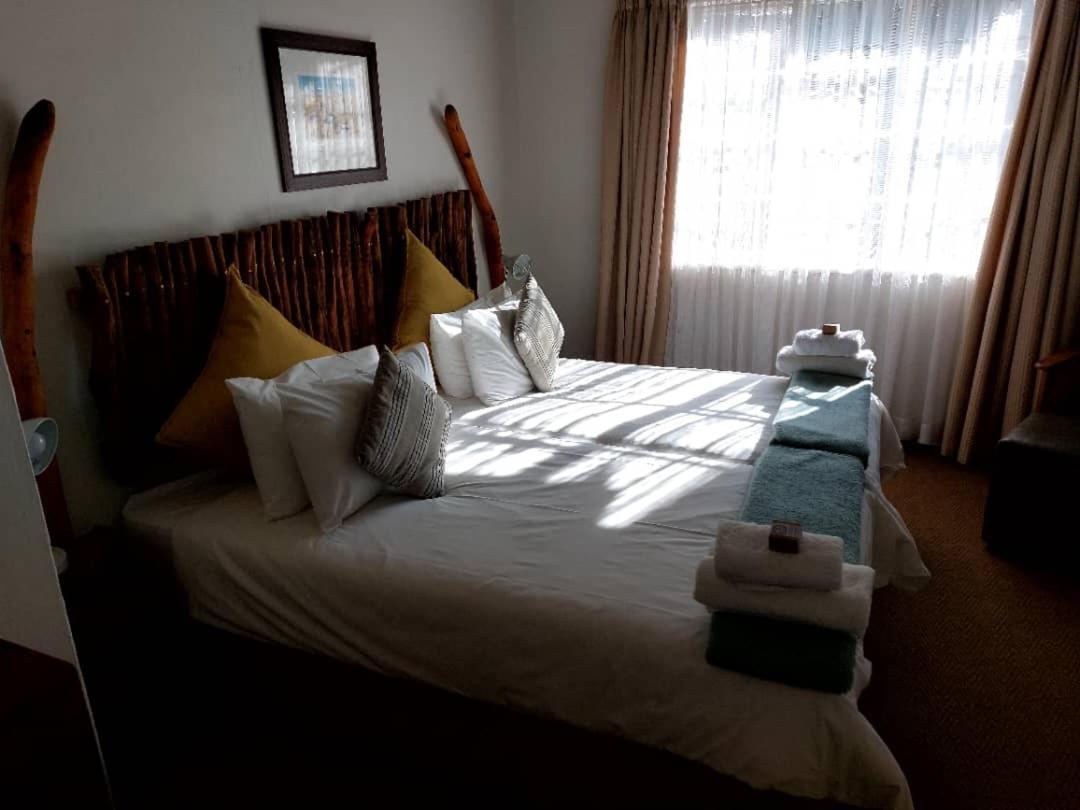 Bush Pillow Guest House Otjiwarongo Eksteriør bilde