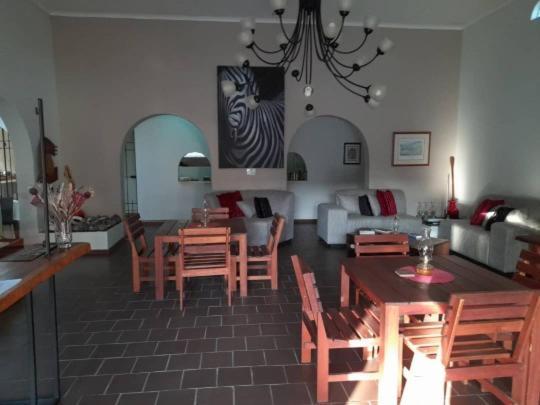 Bush Pillow Guest House Otjiwarongo Eksteriør bilde