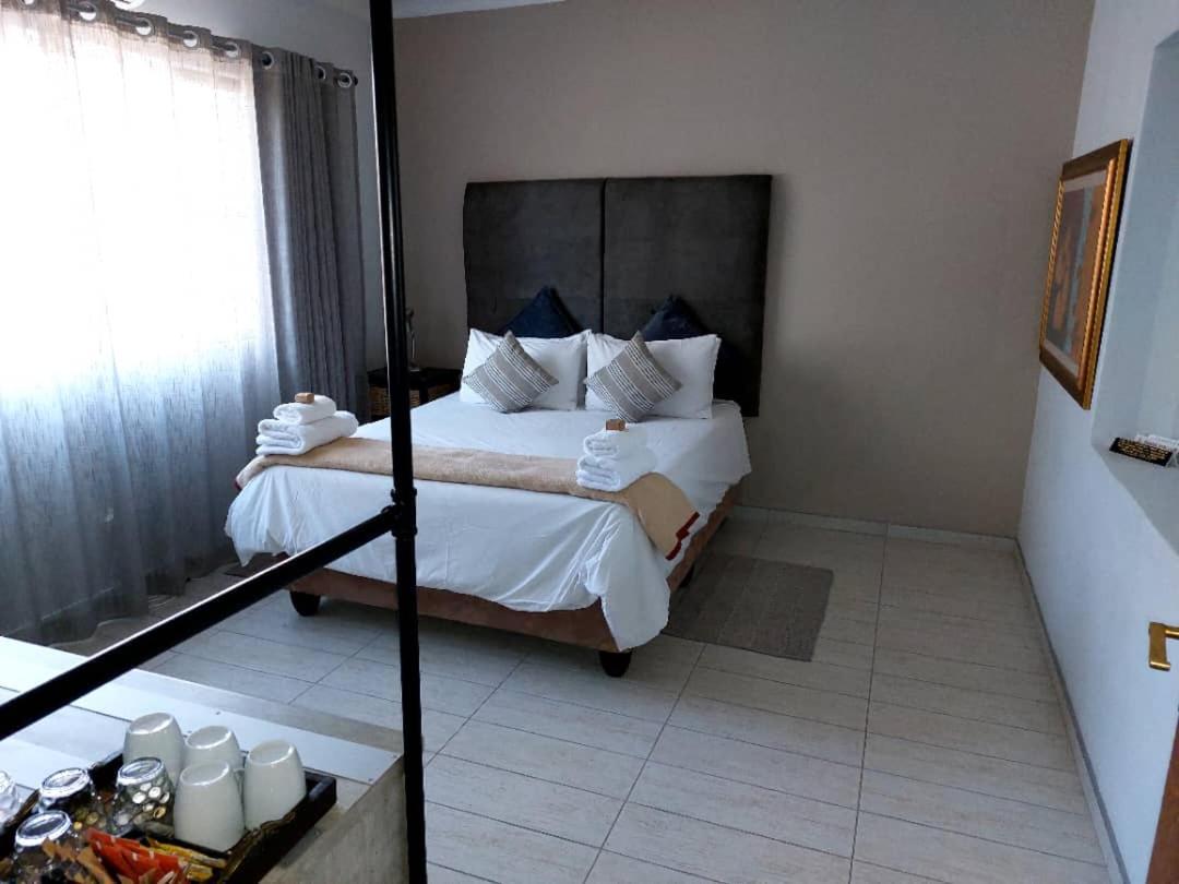 Bush Pillow Guest House Otjiwarongo Eksteriør bilde