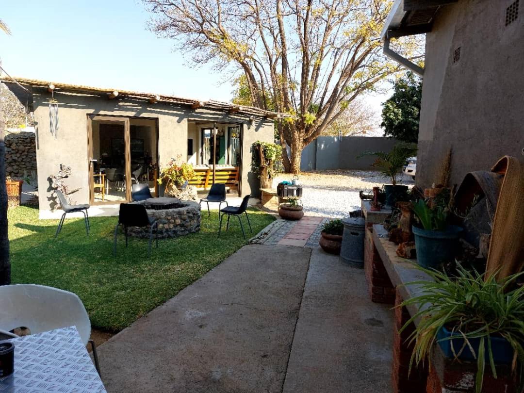 Bush Pillow Guest House Otjiwarongo Eksteriør bilde